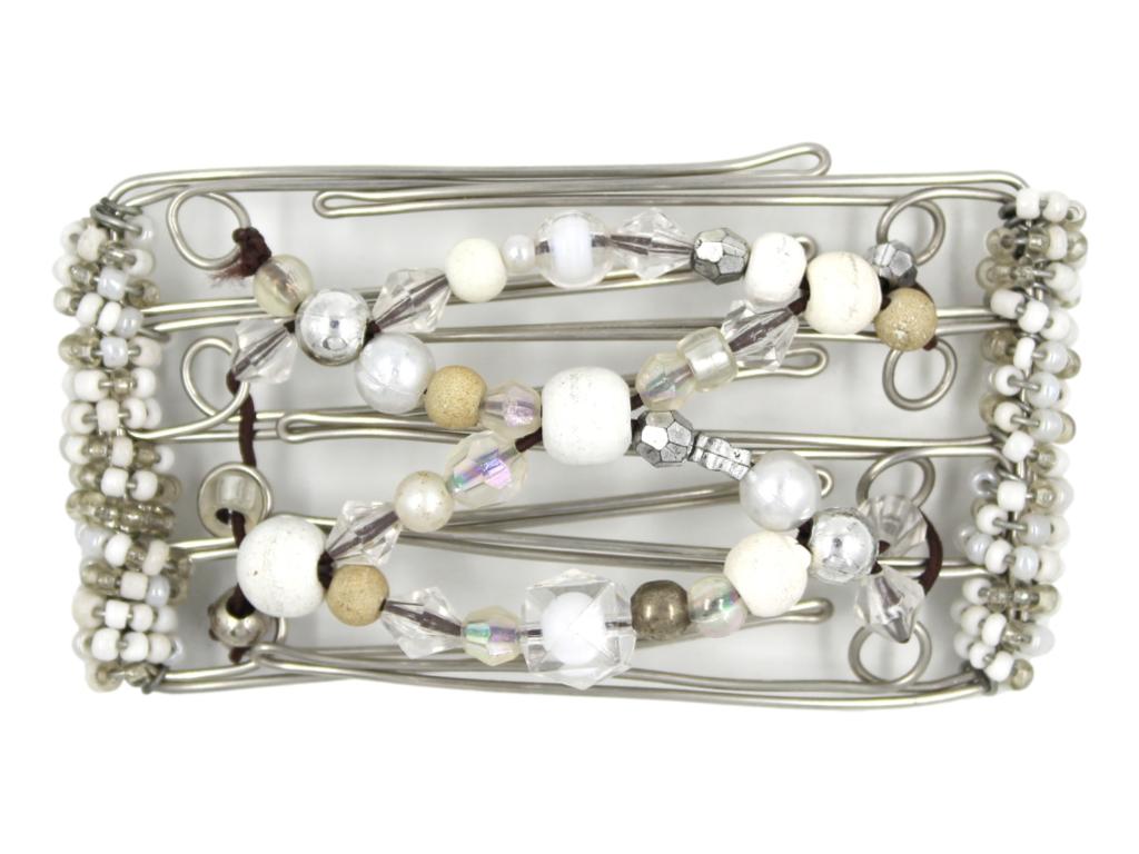 African Butterfly Wire Hair Clip - 5 Tong 432 - hair clip with white pearls and beads on a white background