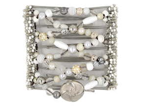 African Butterfly Wire Hair Clip - 9 Tong 1000 - white acrylic beads, white wood beads, white pearl beads, clear beads, white beads with gold, and silver beads, white background